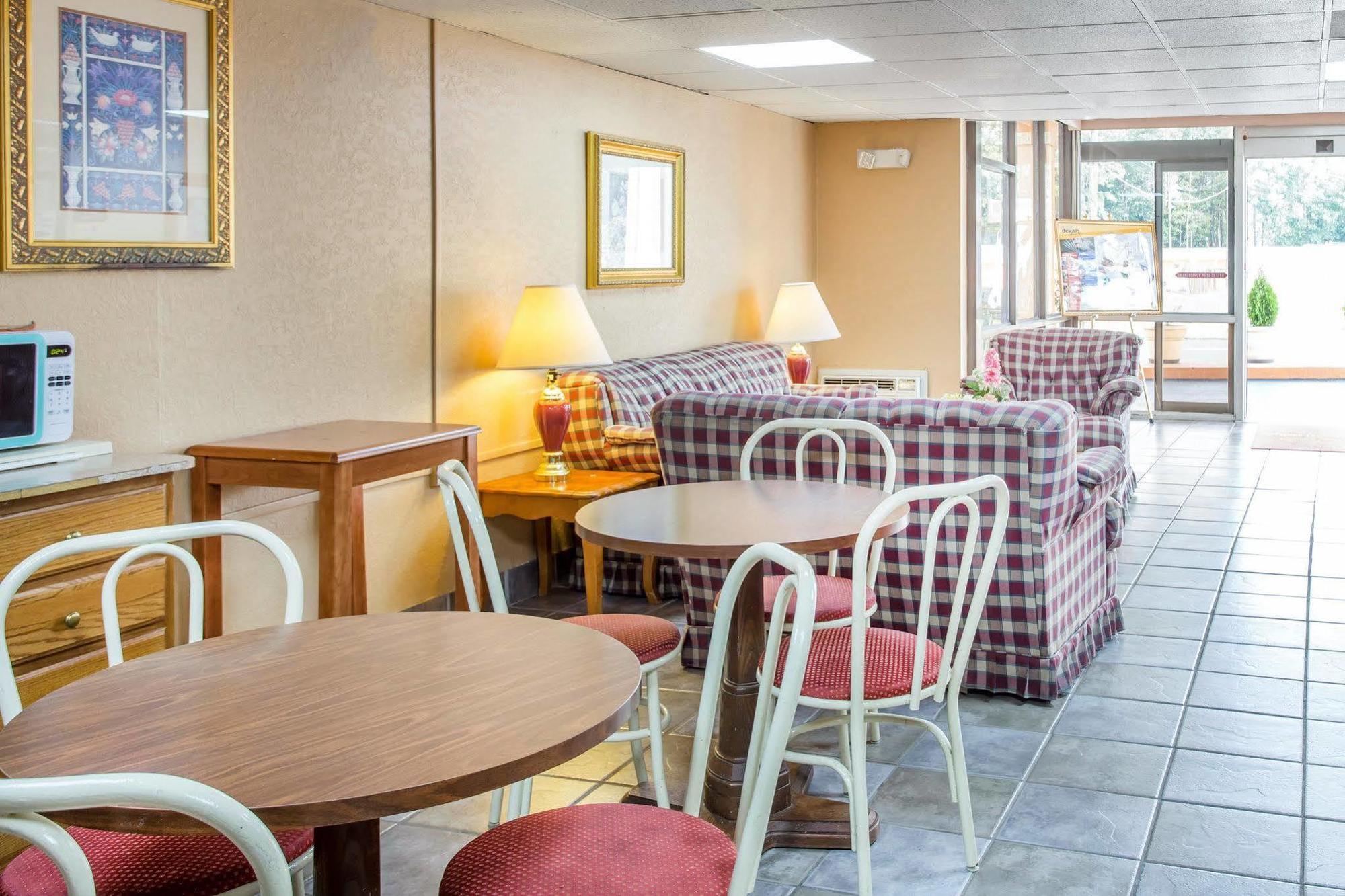 Rodeway Inn Stone Mountain Tucker Dış mekan fotoğraf