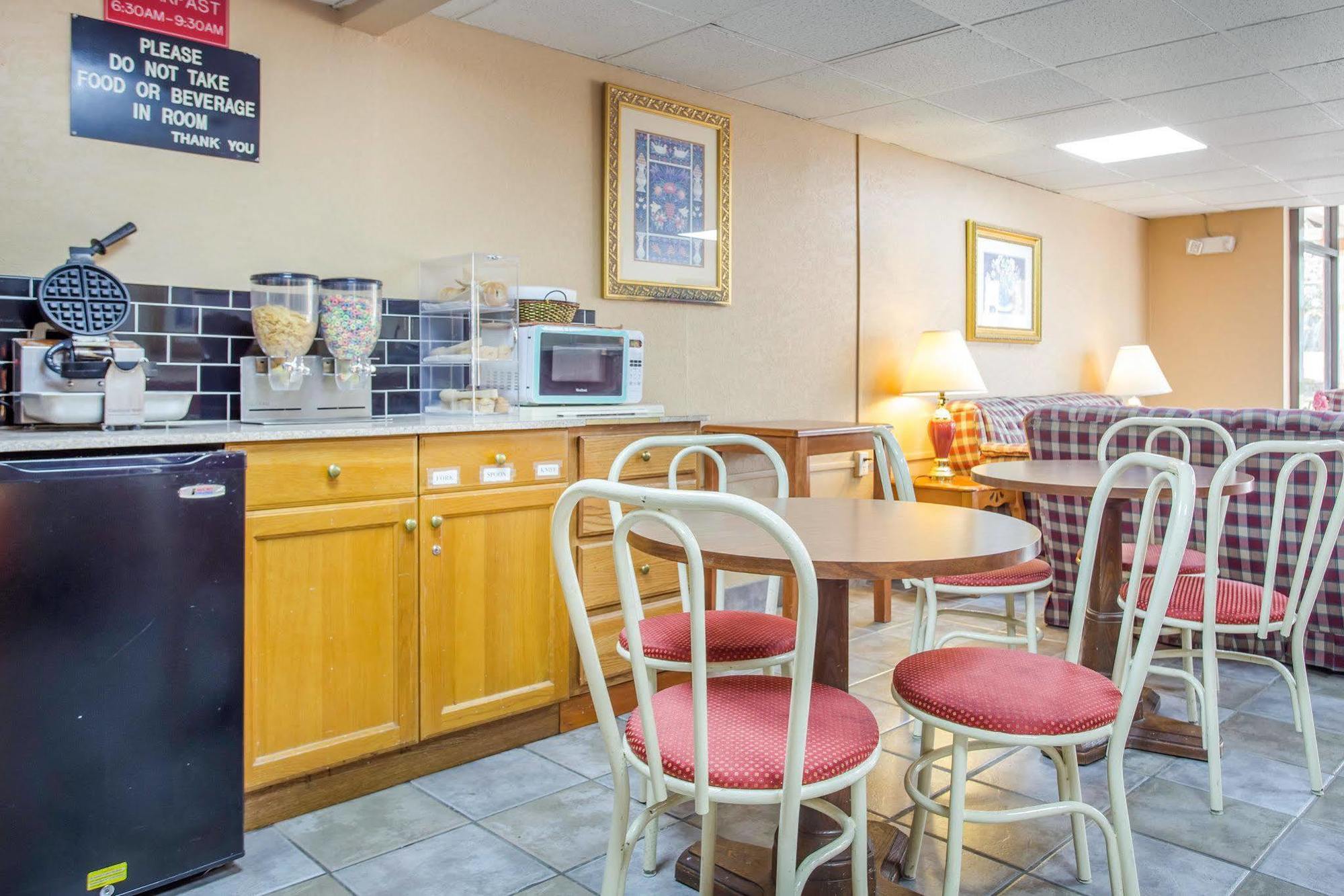 Rodeway Inn Stone Mountain Tucker Dış mekan fotoğraf