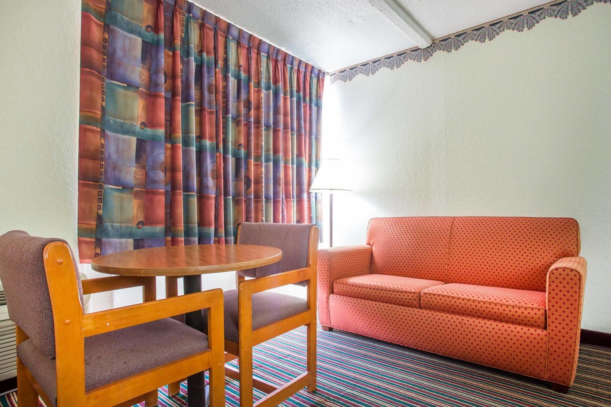 Rodeway Inn Stone Mountain Tucker Dış mekan fotoğraf